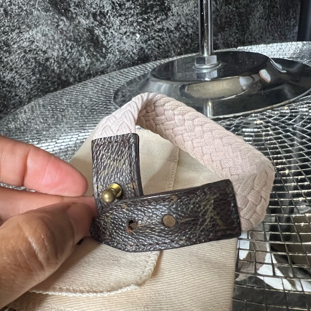 Louis Vuitton bracelet (one)